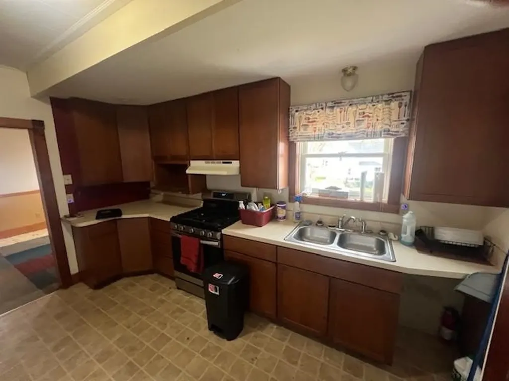 76 Elm Street Hardwick VT 05843