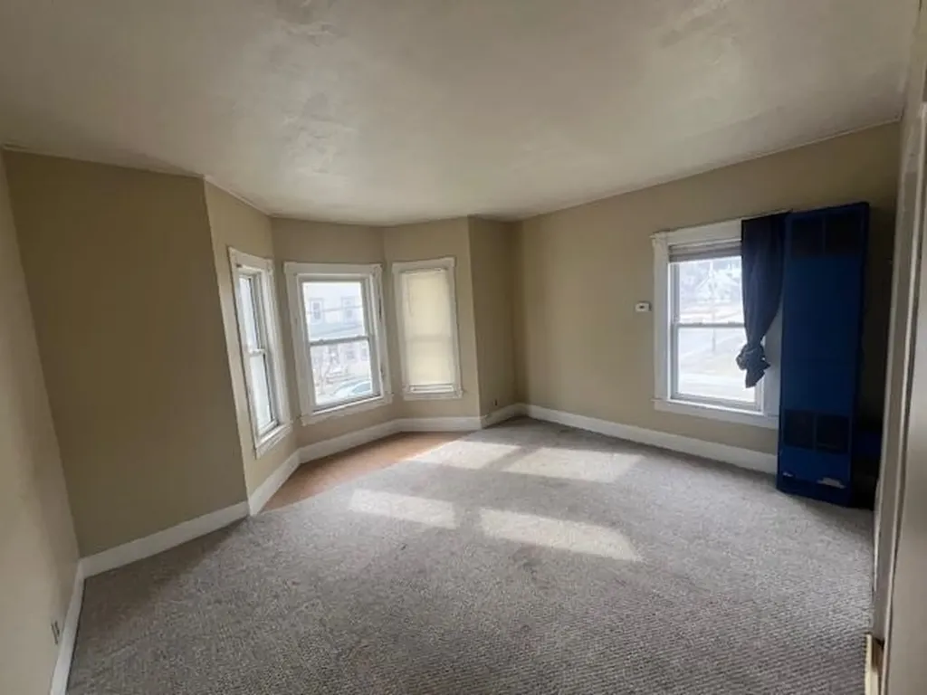 76 Elm Street Hardwick VT 05843