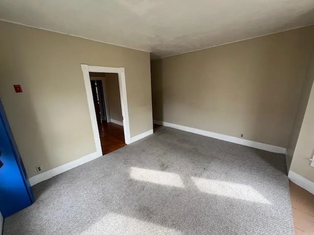 76 Elm Street Hardwick VT 05843