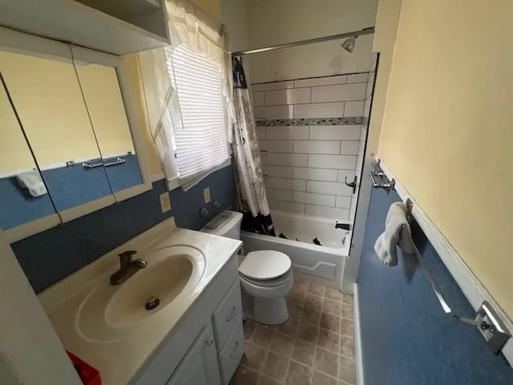 76 Elm Street Hardwick VT 05843