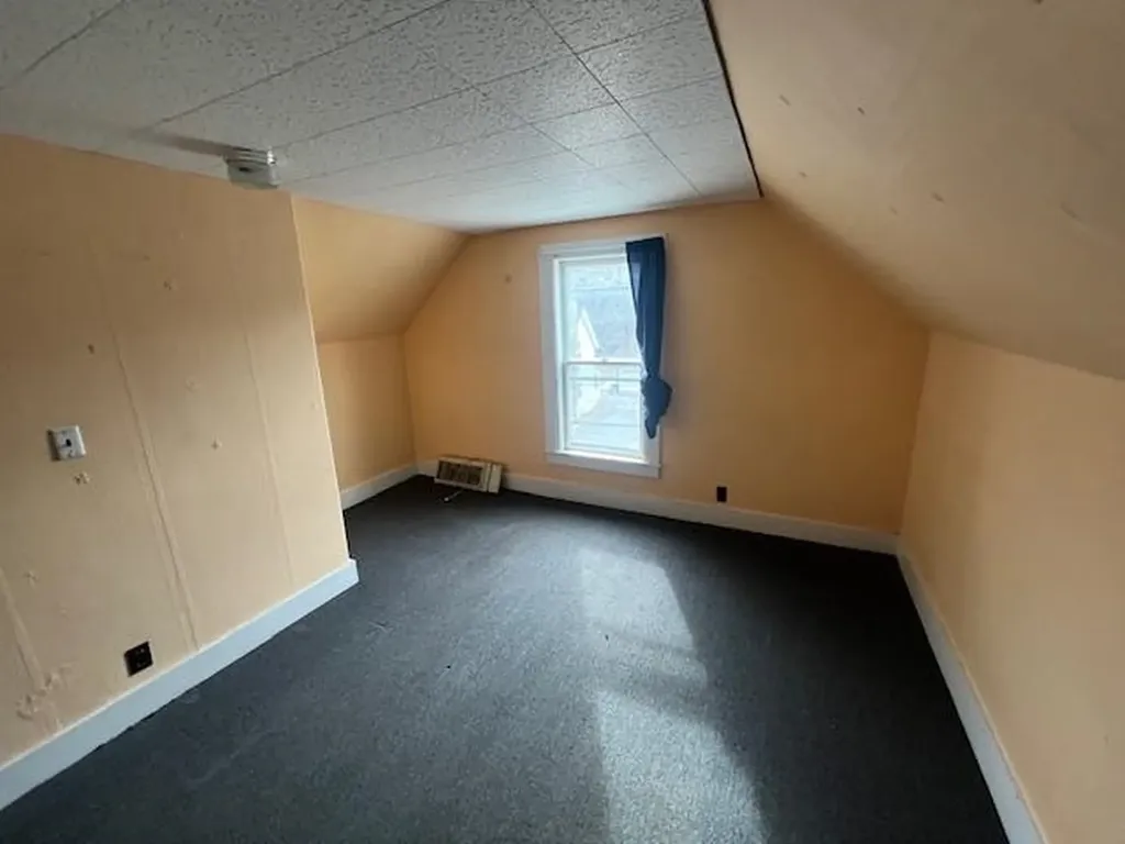 76 Elm Street Hardwick VT 05843