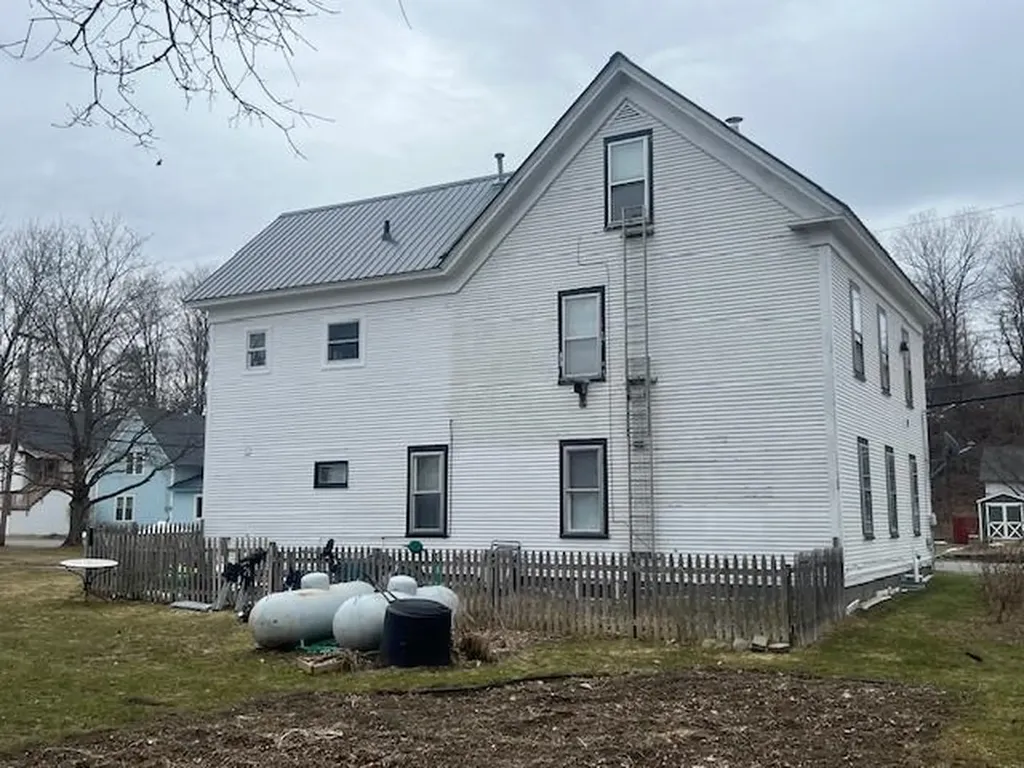 76 Elm Street Hardwick VT 05843