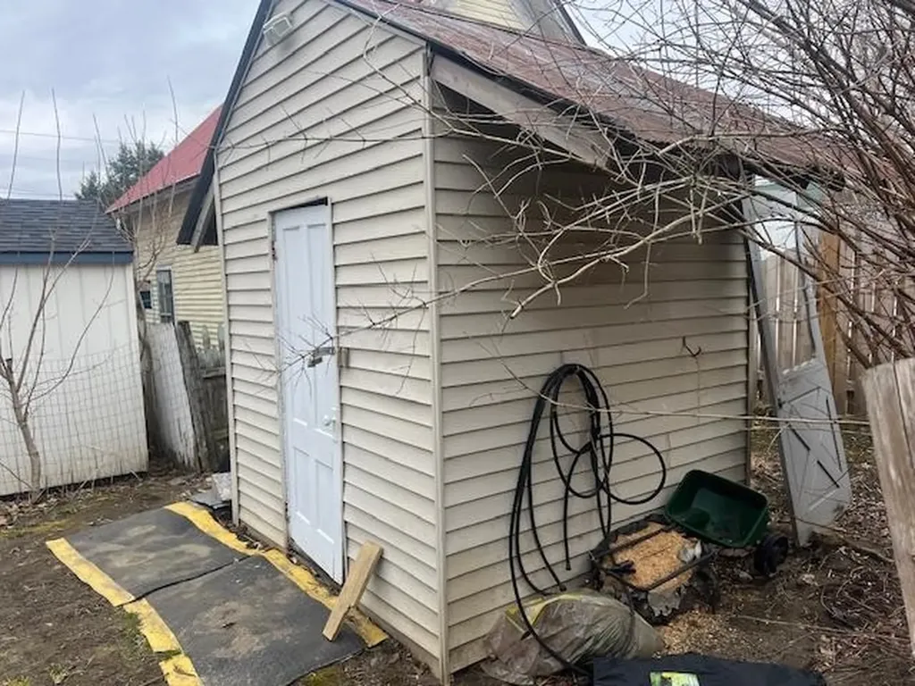 76 Elm Street Hardwick VT 05843