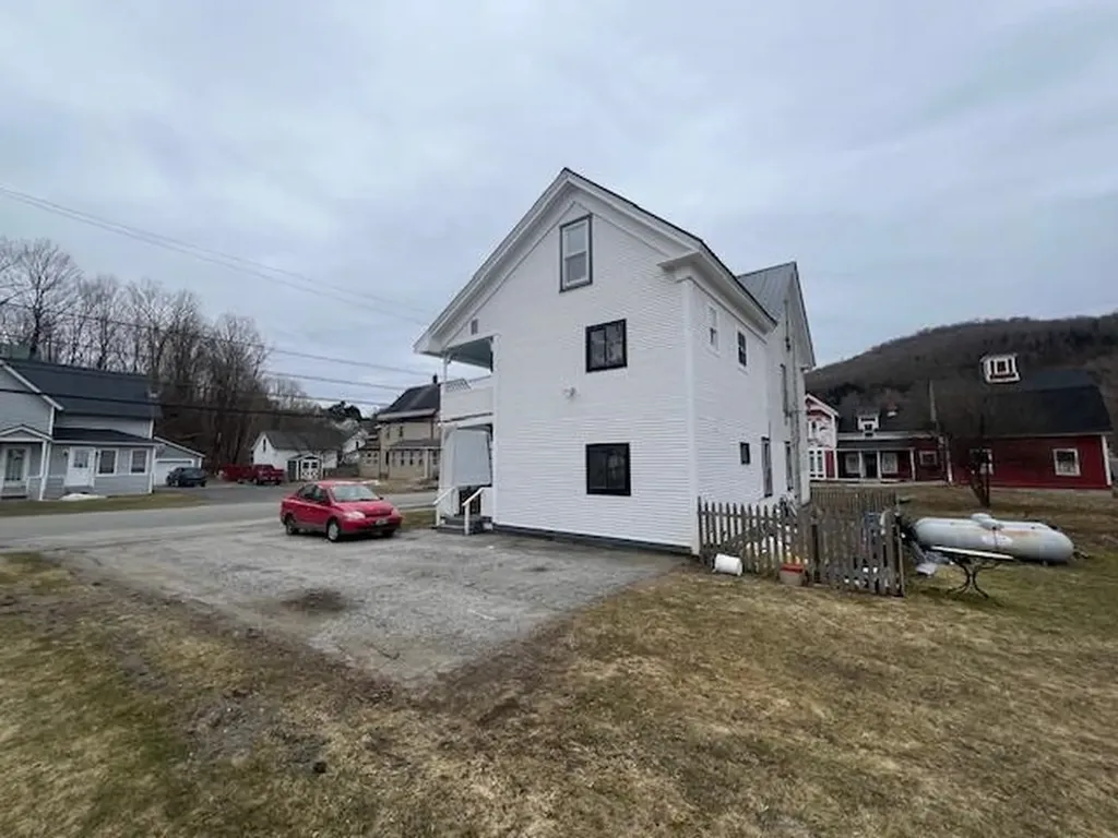 76 Elm Street Hardwick VT 05843