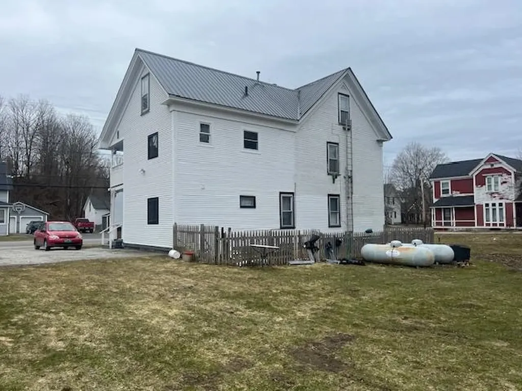 76 Elm Street Hardwick VT 05843