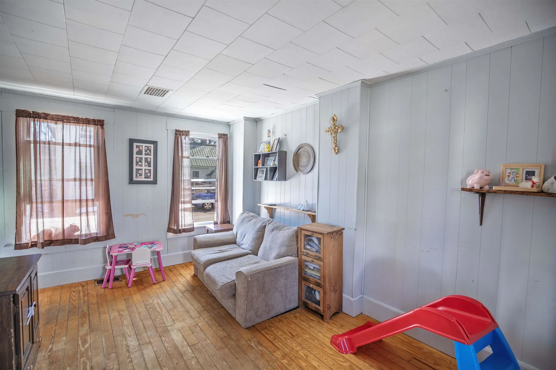 28 Butler Street Hillsborough NH 03244