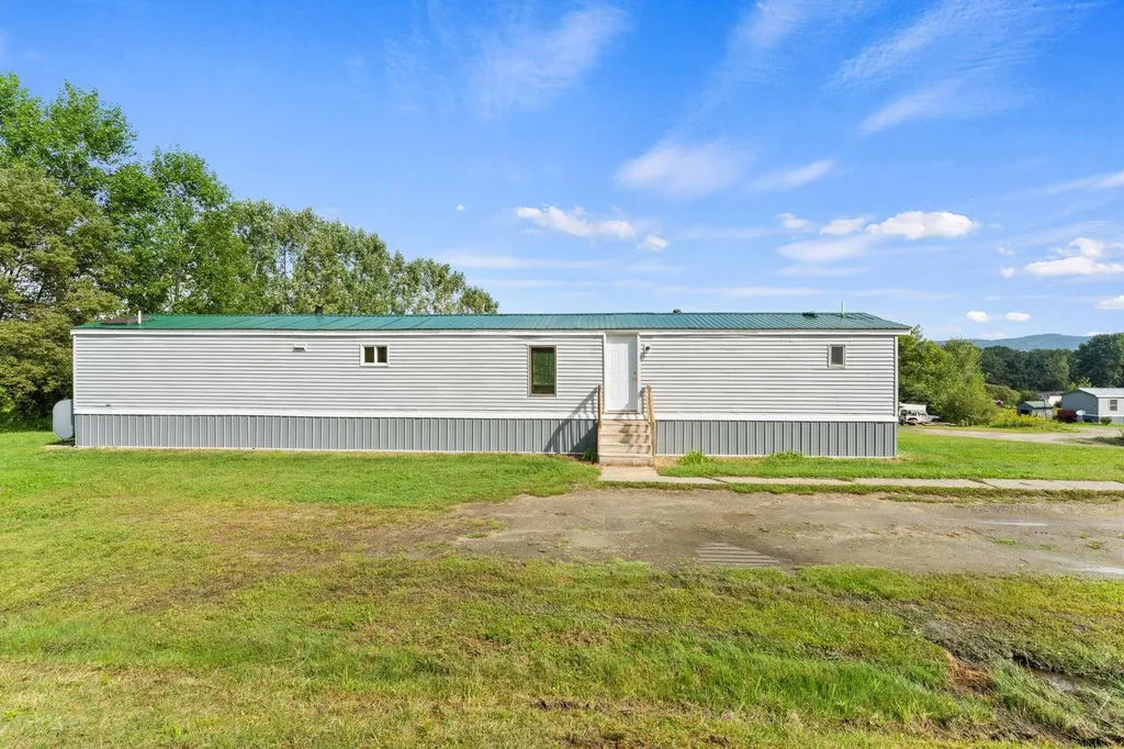 25 Thetford Lane Royalton VT 05032