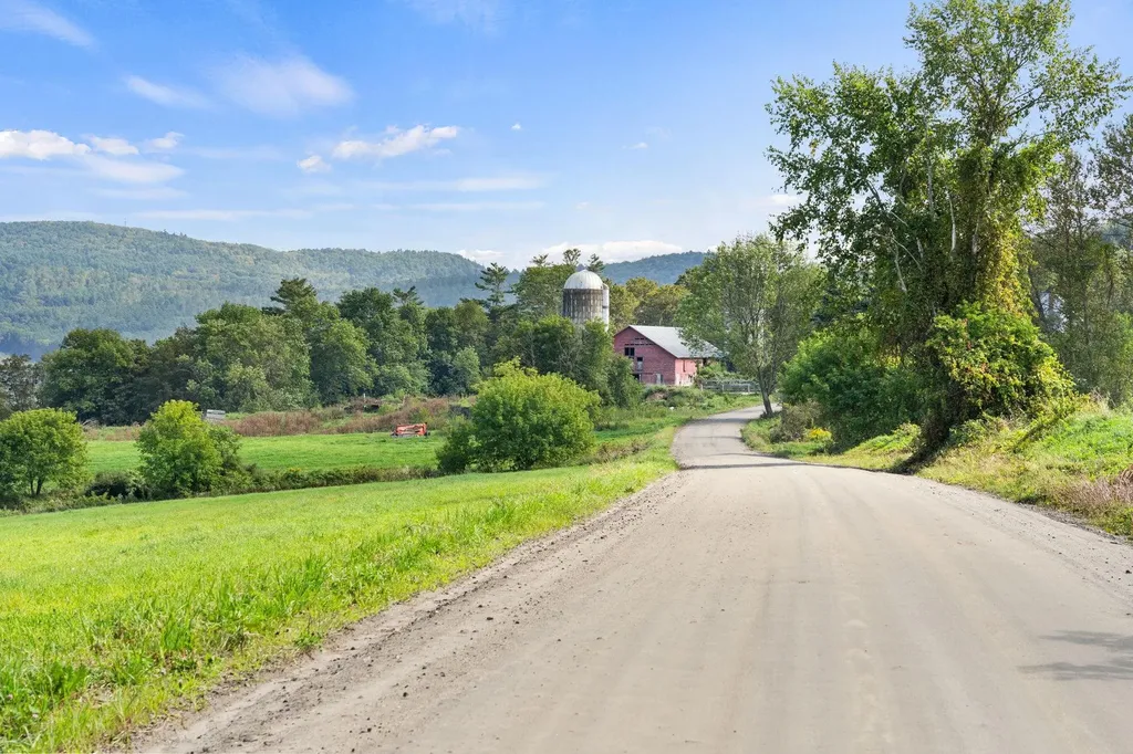 25 Thetford Lane Royalton VT 05032