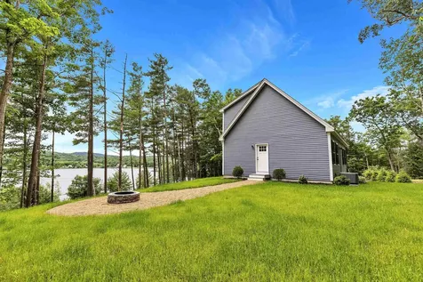 8 Spruce Cove Road Northwood NH 03261