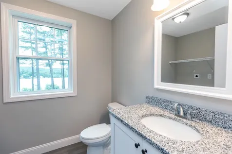 8 Spruce Cove Road Northwood NH 03261