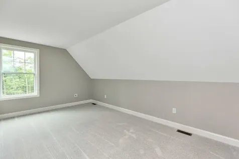 8 Spruce Cove Road Northwood NH 03261