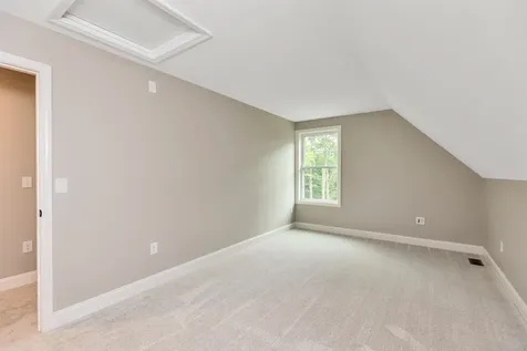 8 Spruce Cove Road Northwood NH 03261