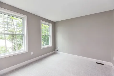 8 Spruce Cove Road Northwood NH 03261