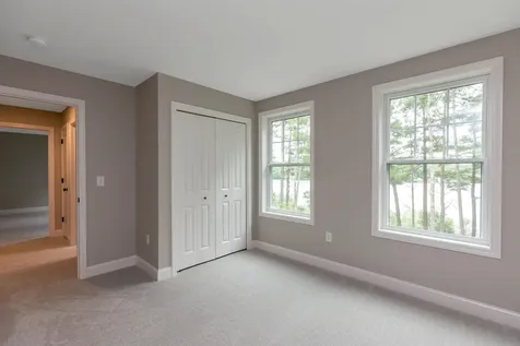 8 Spruce Cove Road Northwood NH 03261