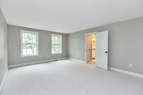 8 Spruce Cove Road Northwood NH 03261