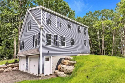 8 Spruce Cove Road Northwood NH 03261