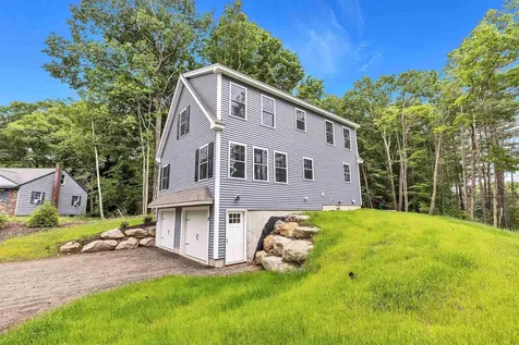 8 Spruce Cove Road Northwood NH 03261