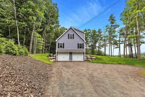 8 Spruce Cove Road Northwood NH 03261