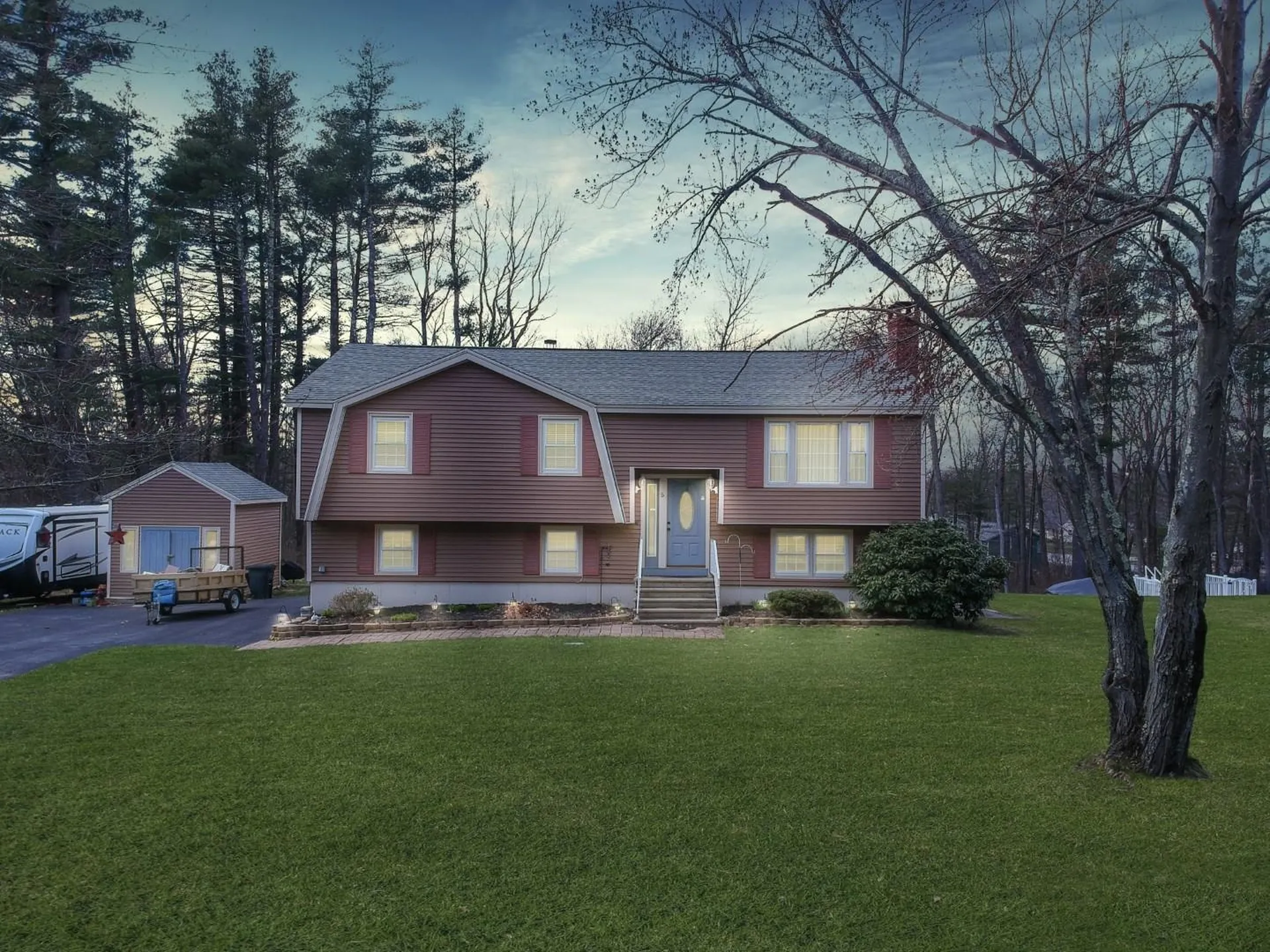 5 Claire Avenue Derry NH 03038-4219