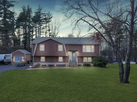 5 Claire Avenue Derry NH 03038-4219