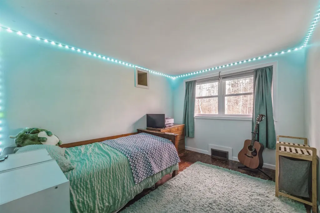 27 Langs Lane Newmarket NH 03857