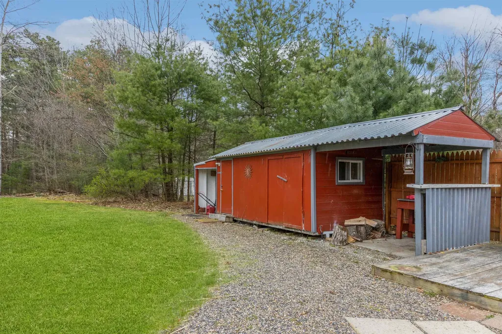 27 Langs Lane Newmarket NH 03857