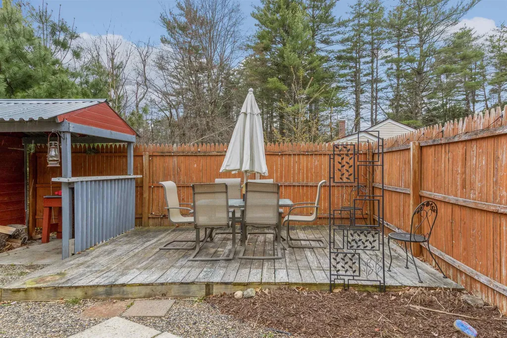 27 Langs Lane Newmarket NH 03857