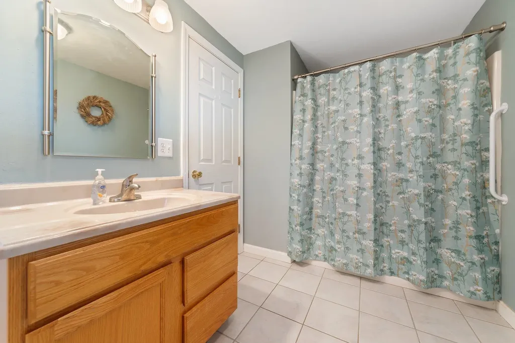 233 Wellington Hill Road Manchester NH 03104