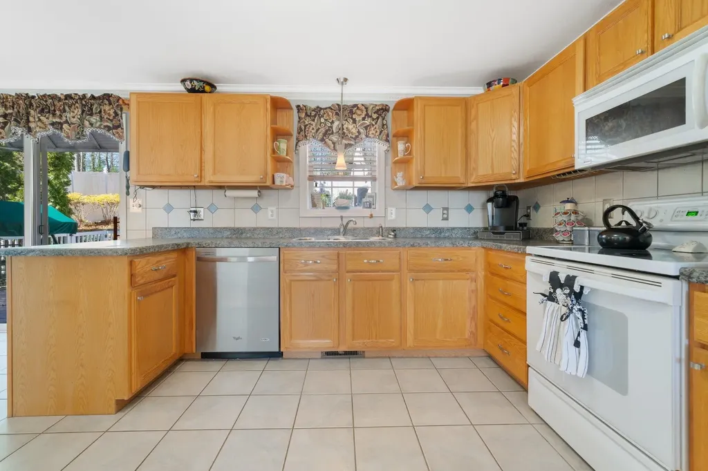 233 Wellington Hill Road Manchester NH 03104