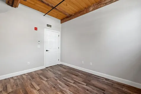 66 Landing Lane Laconia NH 03246