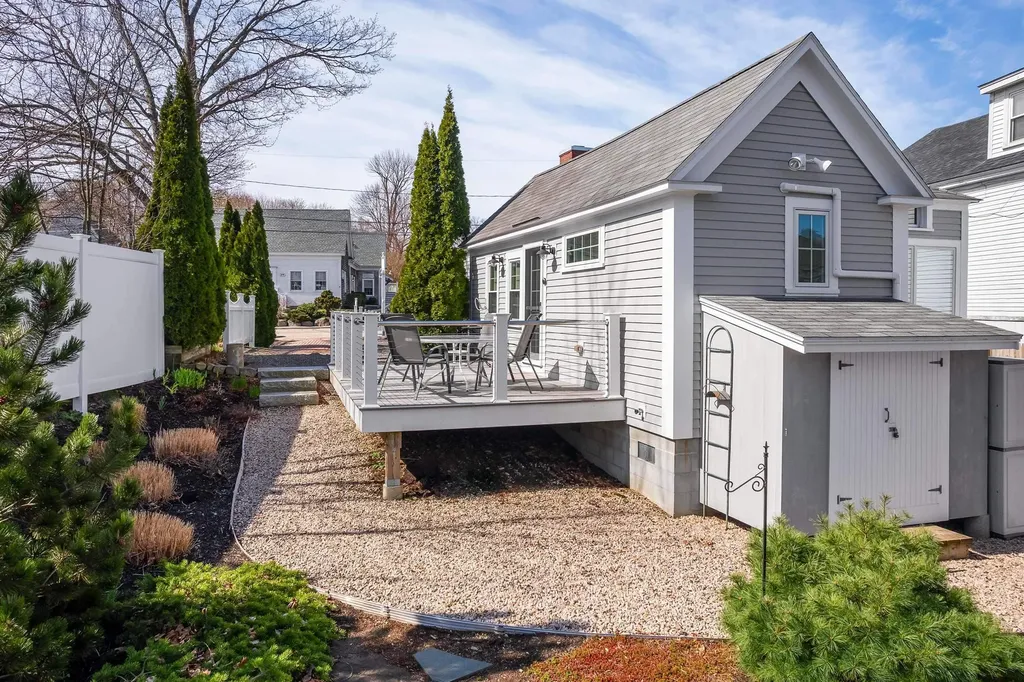 276 York Street York ME 03909