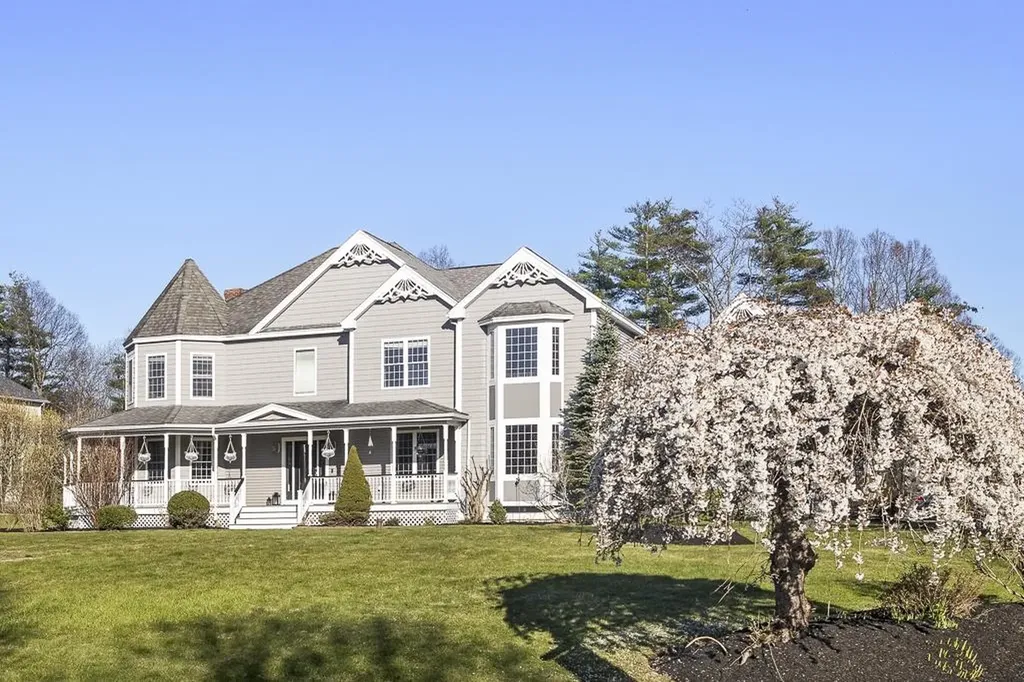 6 Dunraven Road Windham NH 03087