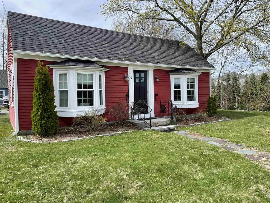 9 Powers Street Milford NH 03055