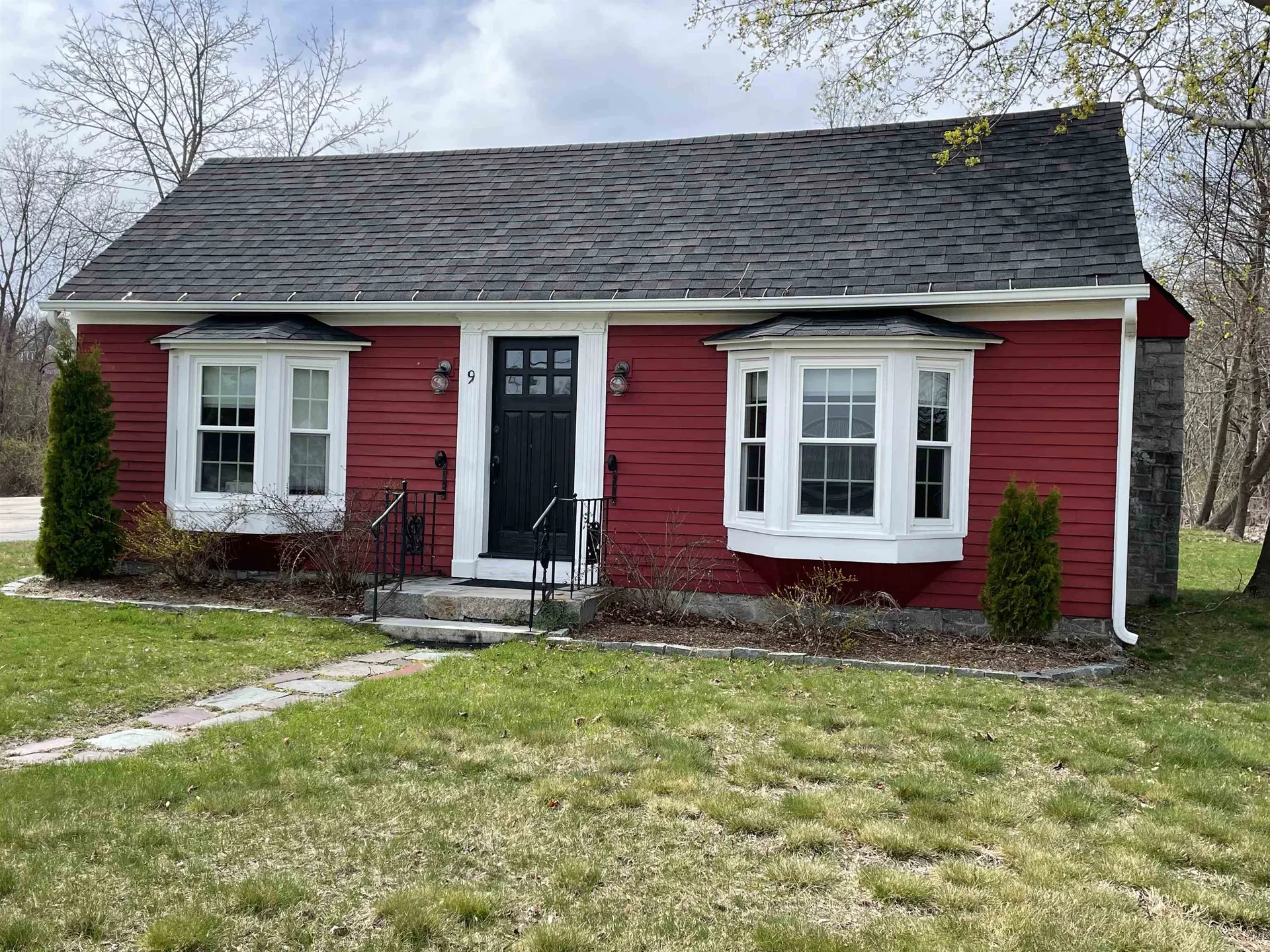 9 Powers Street Milford NH 03055