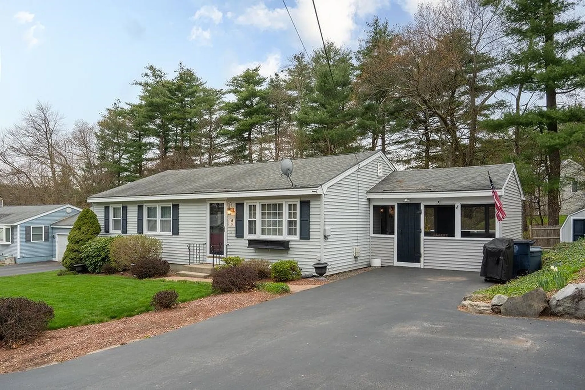 24 Portchester Drive Nashua NH 03062