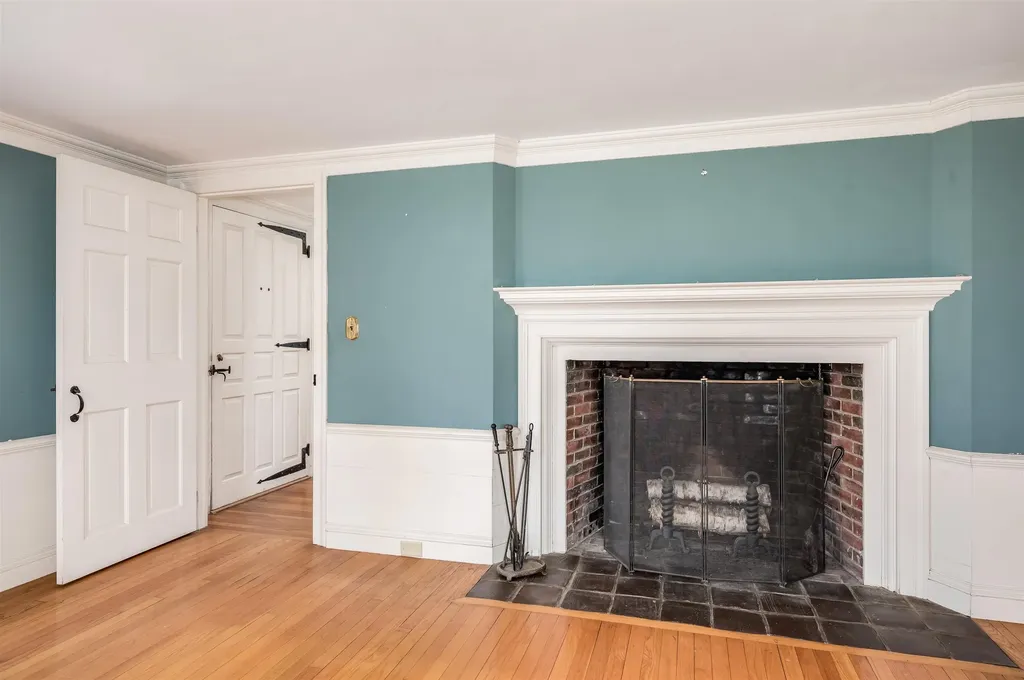 8 Davis Avenue Durham NH 03824