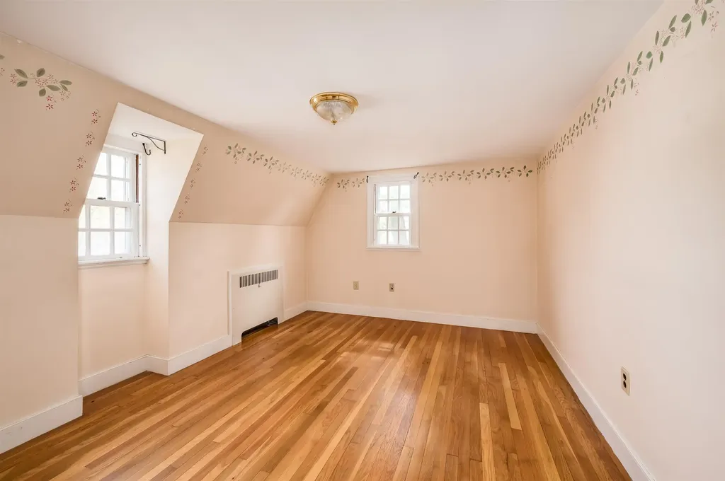 8 Davis Avenue Durham NH 03824