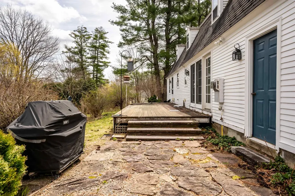 8 Davis Avenue Durham NH 03824