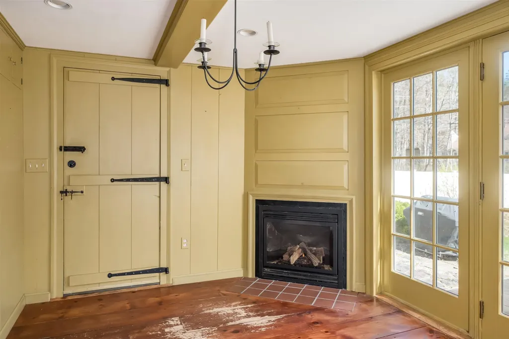 8 Davis Avenue Durham NH 03824