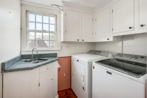 8 Davis Avenue Durham NH 03824