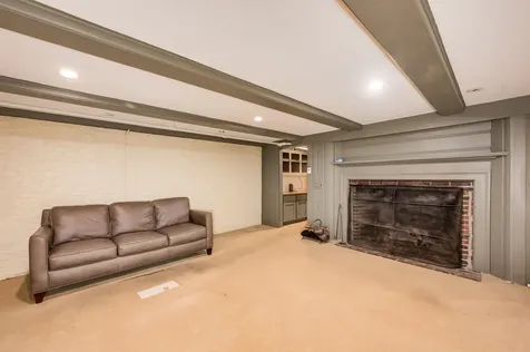 8 Davis Avenue Durham NH 03824