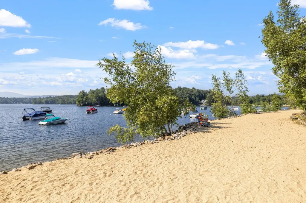 125 Fox Run Bristol NH 03222