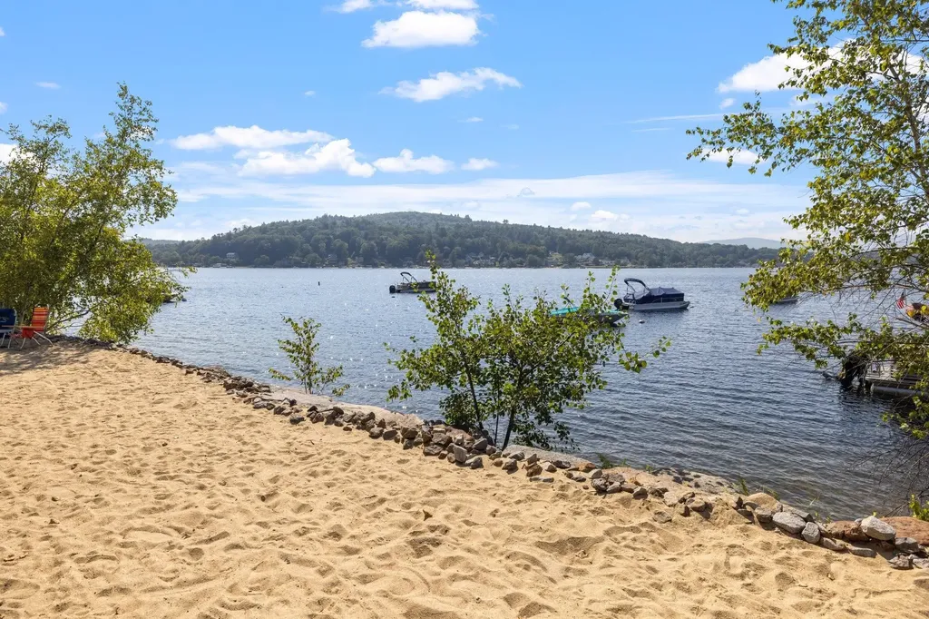 125 Fox Run Bristol NH 03222