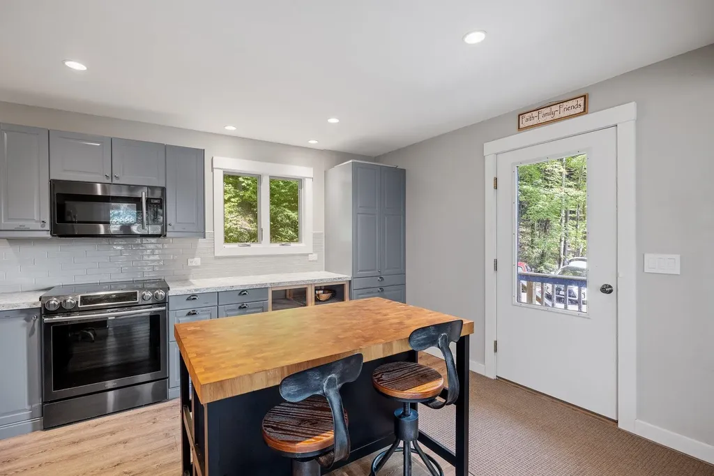 125 Fox Run Bristol NH 03222