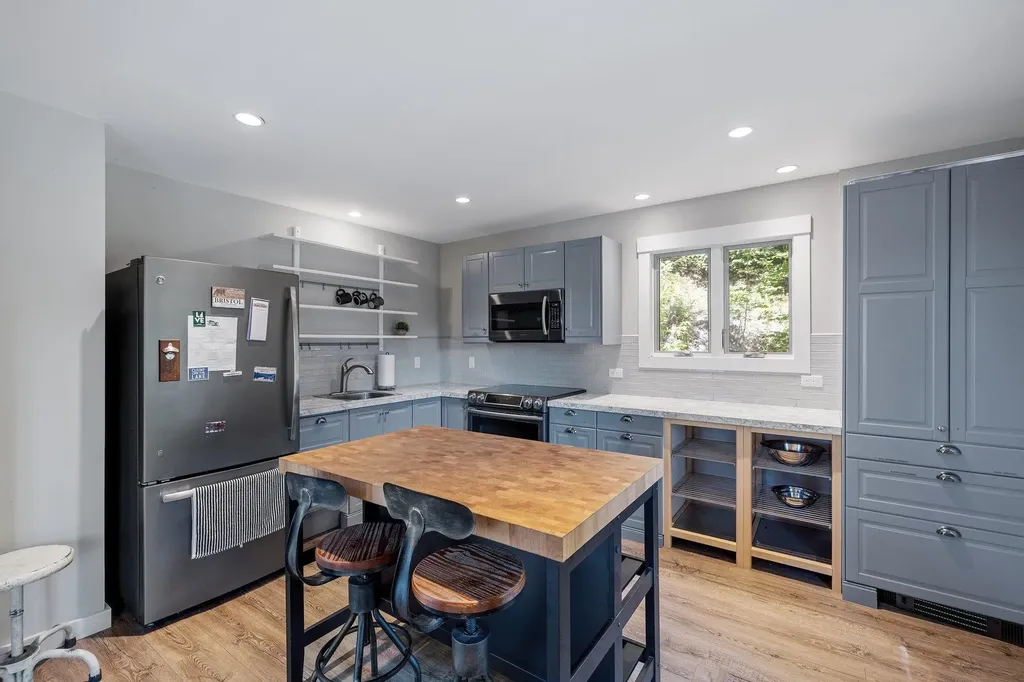 125 Fox Run Bristol NH 03222