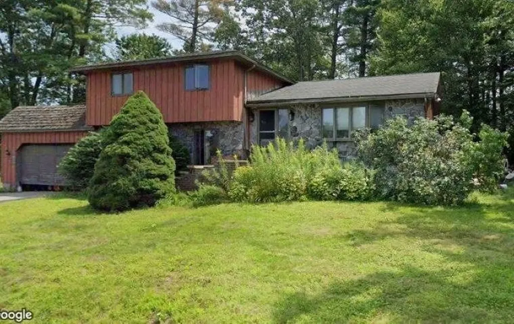 2 Lakeside Street Salem NH 03079