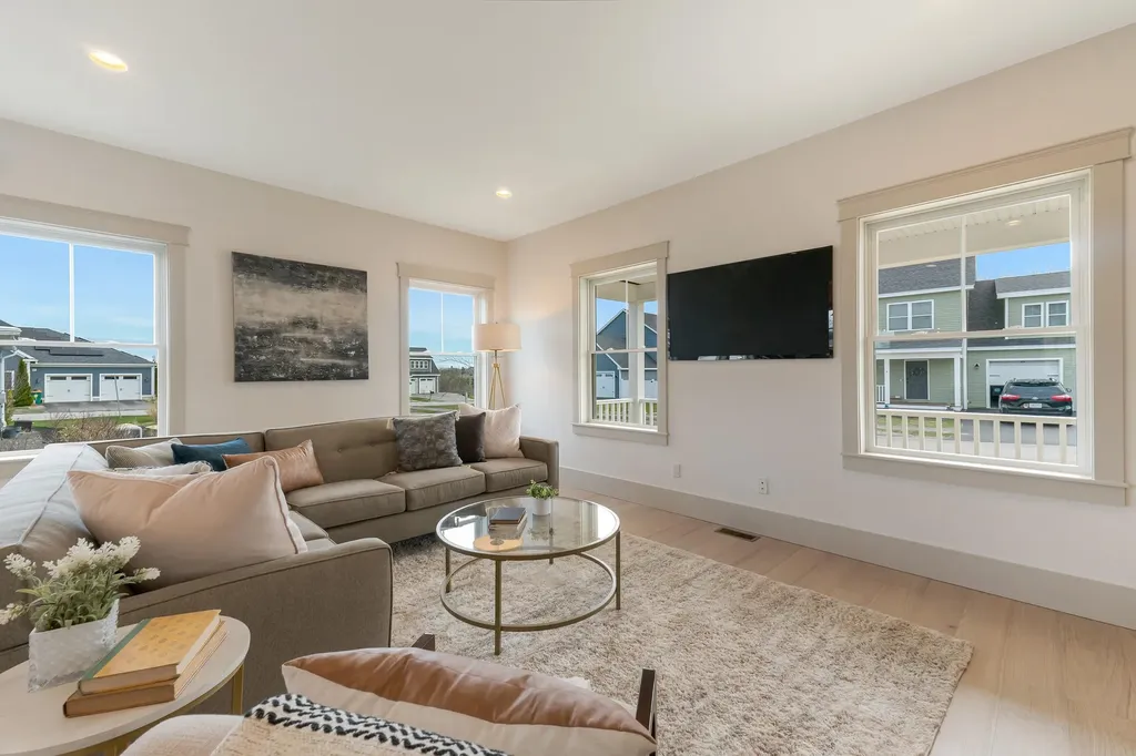 7 Eisenhower Drive Rochester NH 03867