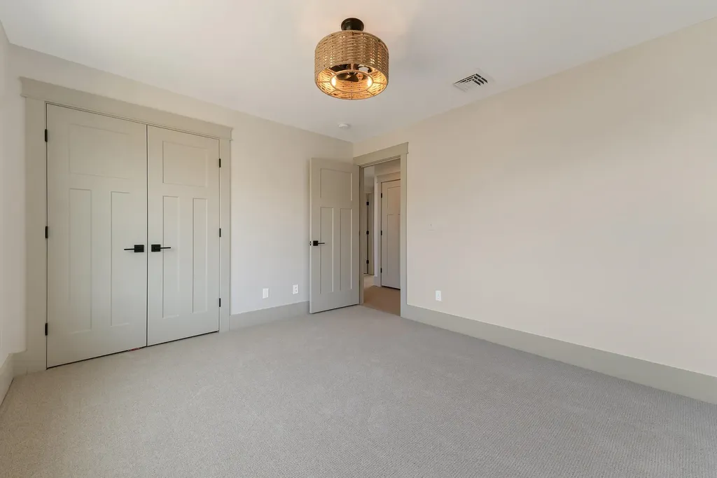 7 Eisenhower Drive Rochester NH 03867
