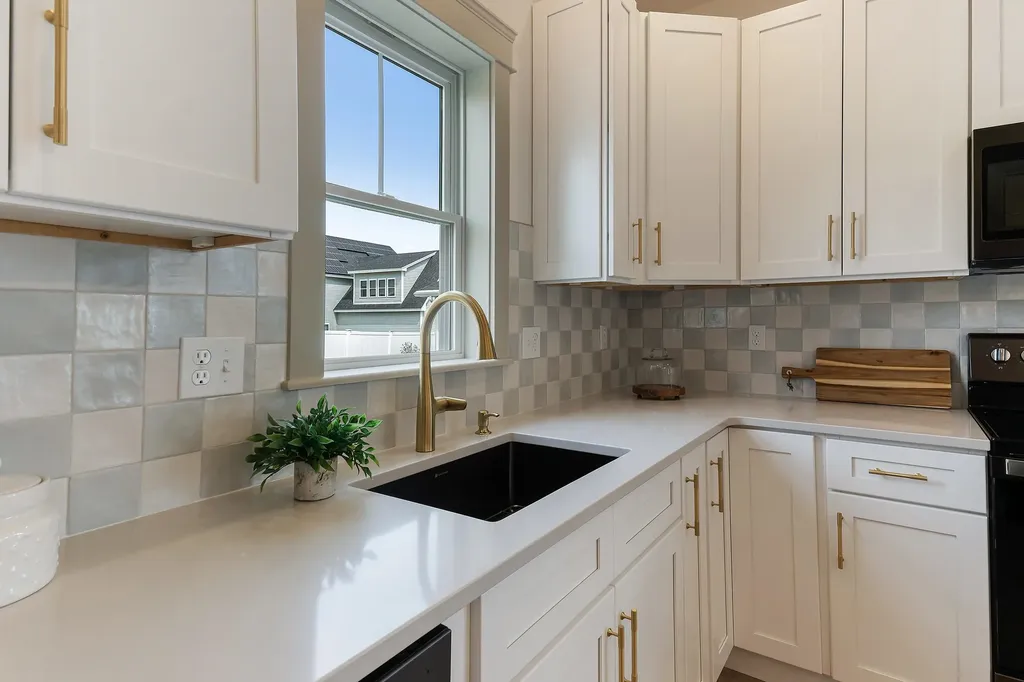7 Eisenhower Drive Rochester NH 03867