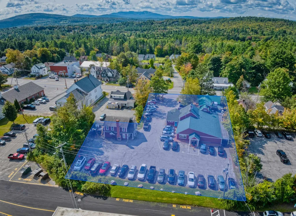 207 Main Street New London NH 03257